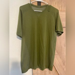 Vent Tech Short Sleeve Shirt - M